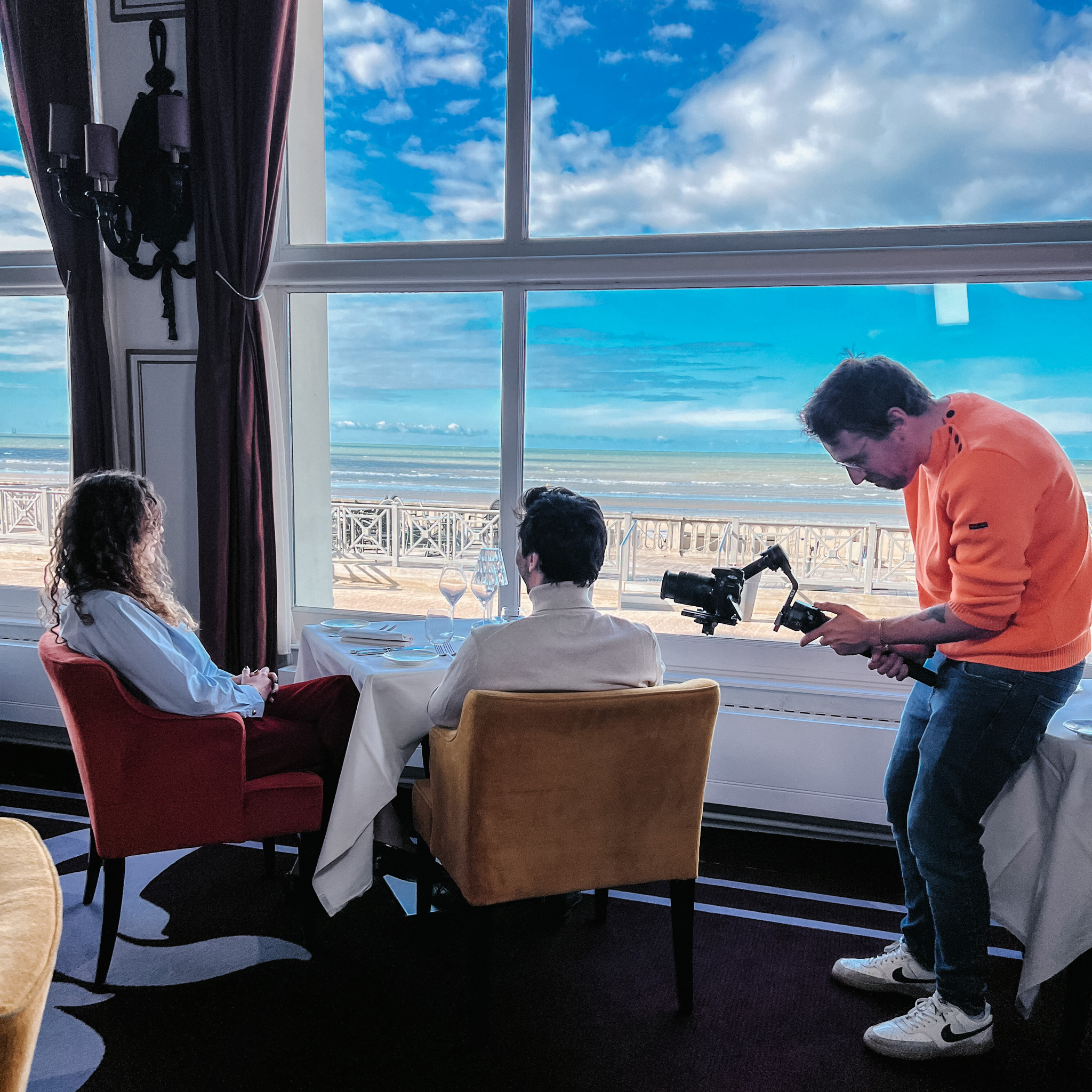 Image mise en avant de l'article Lancement des tournages au Grand Hôtel de Cabourg