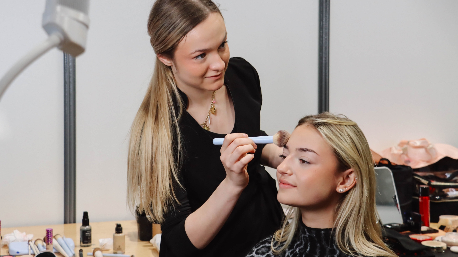 Image mise en avant de l'article Nos étudiants dans les coulisses de Miss Normandie