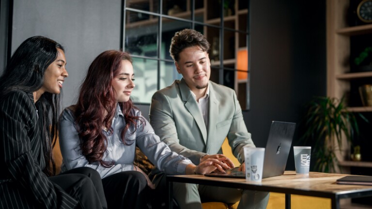 Bachelor Office Manager E2se Finance
