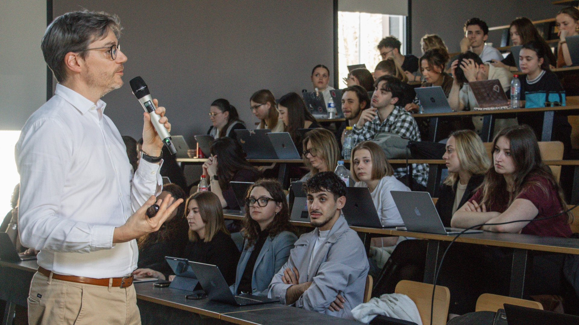 Image mise en avant de l'article CONFÉRENCE IMMOBILIER ET MOBILITÉ ÉLECTRIQUE