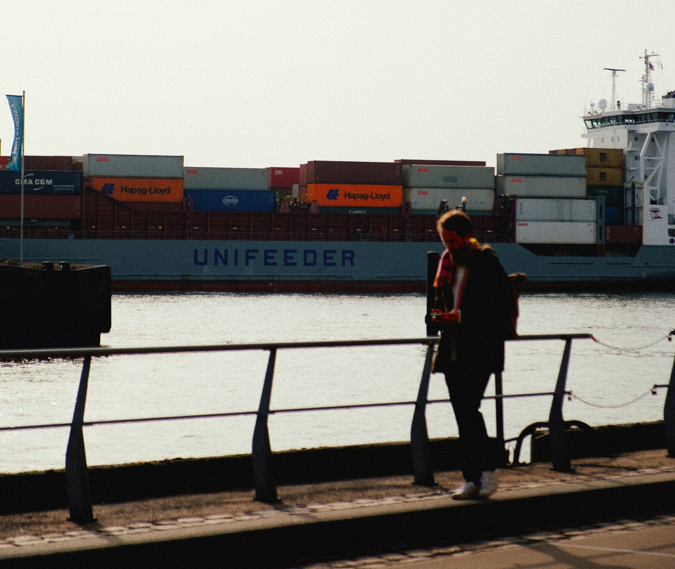 Image mise en avant de l'article Fiche Métier : Assistant Import-Export
